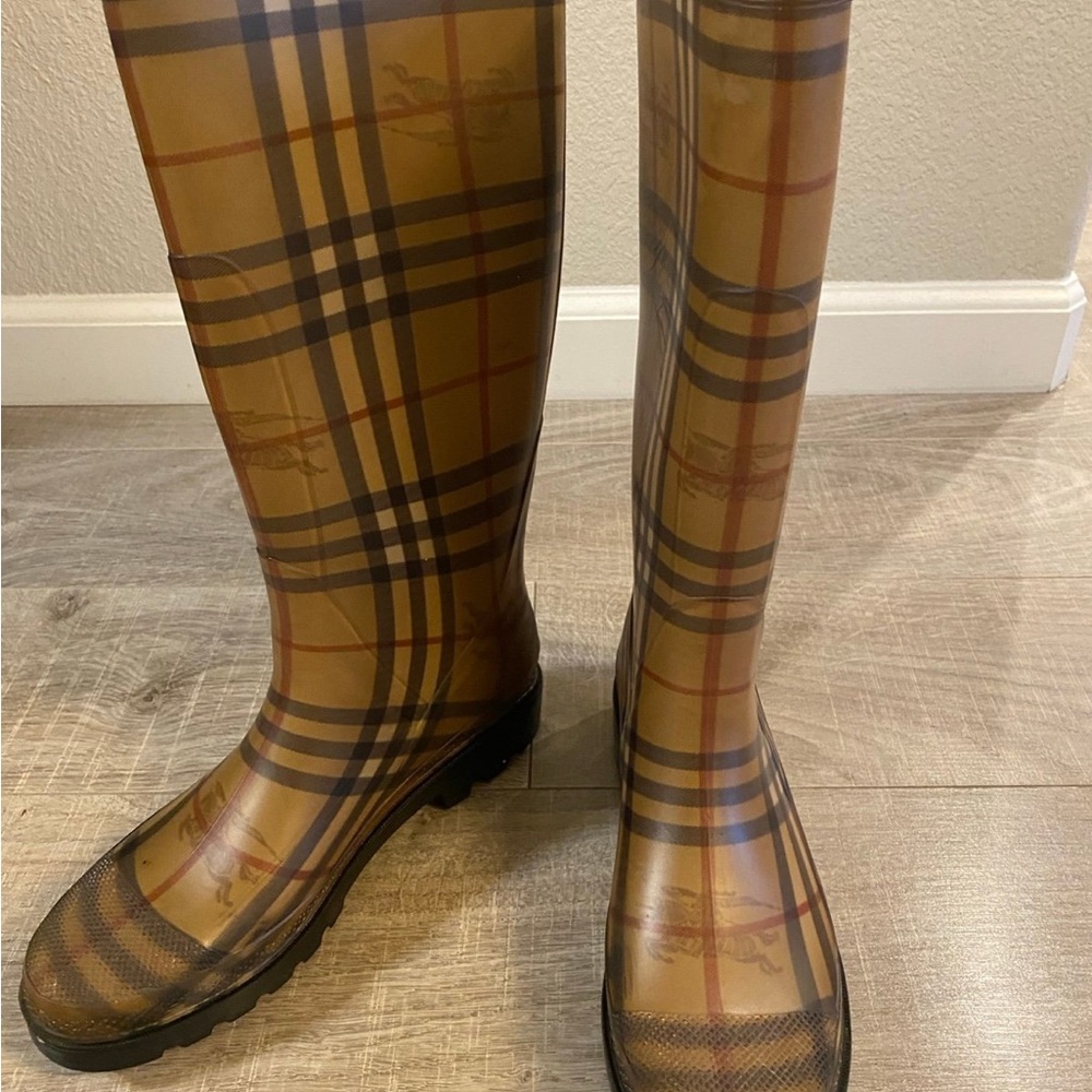 Burberry Rain Boots Size 40